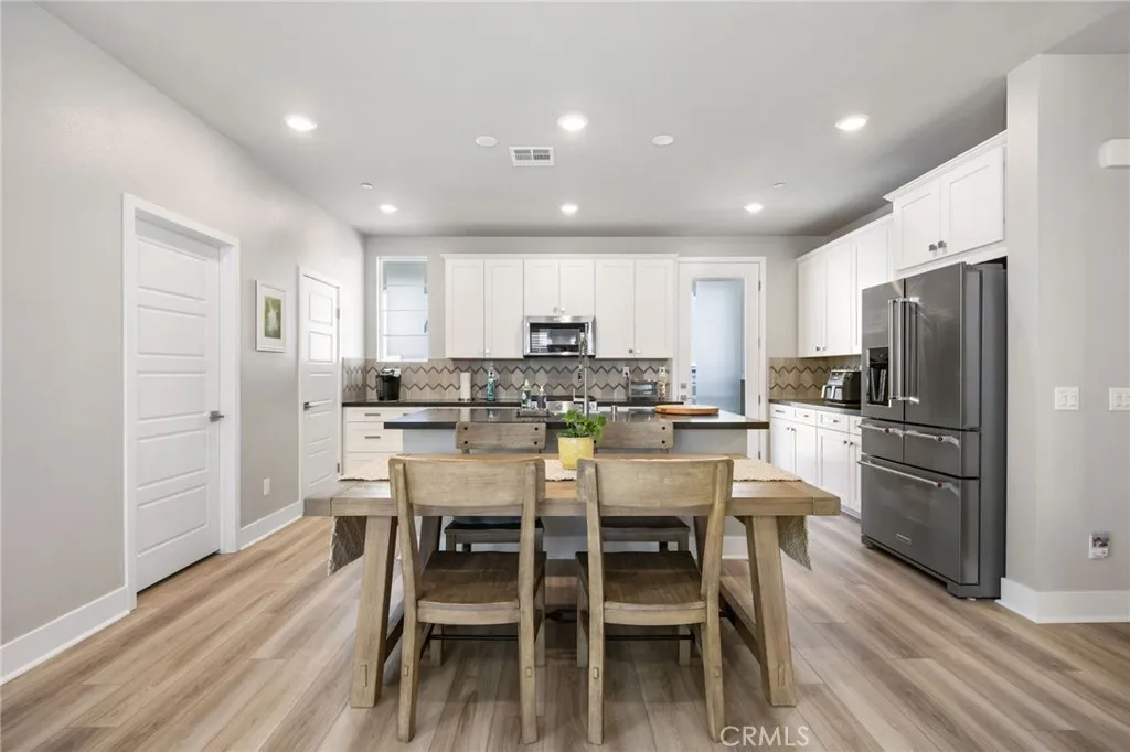 1460 W Sunrise Lane, San Pedro, California 90732 home-pic-11